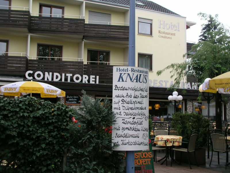 Hotel-Restaurant-Conditorei Knaus Seestraße 1, 88690
    Uhldingen