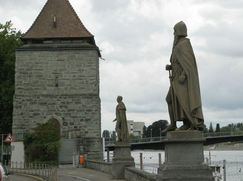 Rheinsteig mit Pulverturm in Konstanz