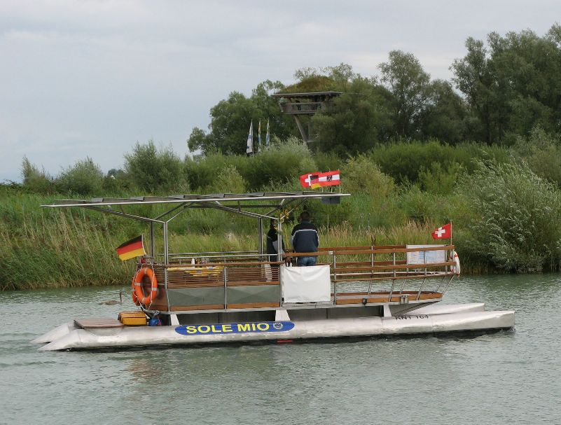 Solarboot Sole Mio beim Naturschutzgebiet im Hafen von Kreuzlingen