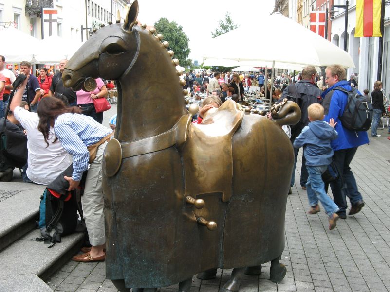 Bronzepferd beim Brunnen in Konstanz