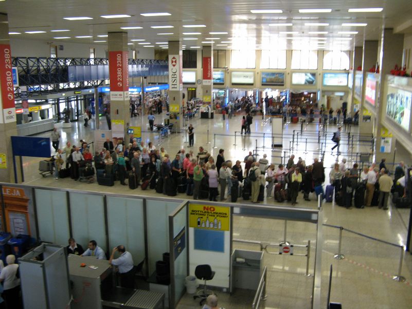 Malta International Airport, Abflugshalle