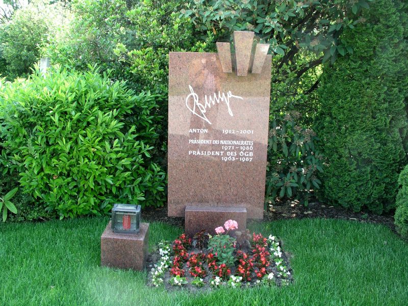 Grab von Anton Benya auf dem Wiener Zentralfriedhof
