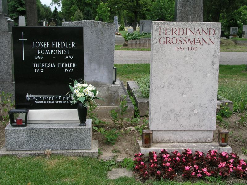 Ehrengräber von Josef Fiedler und Ferdinand Grossmann auf dem Wiener Ehrenhain