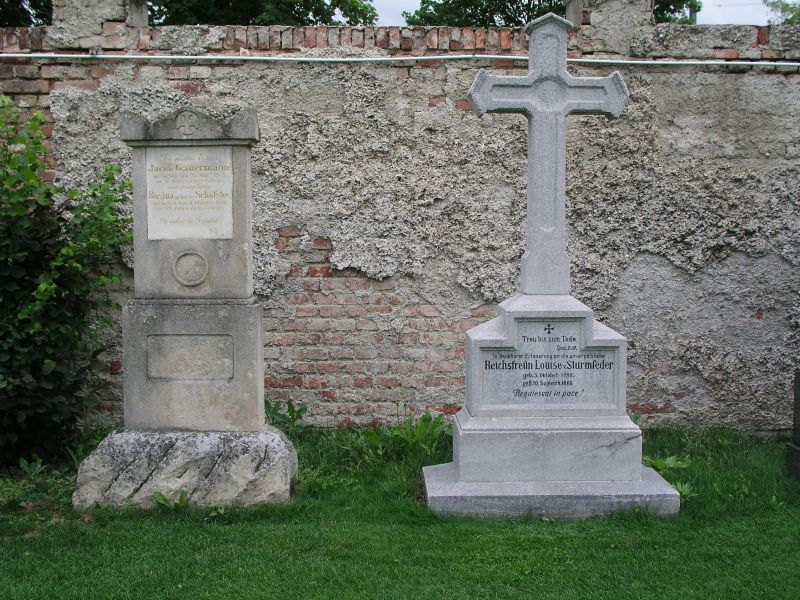 Ehrengräber an der Ehrengalerie im Wiener Zentralfriedhof